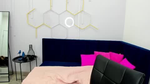 Eveline online show from June 4, 2026, 8:53 am