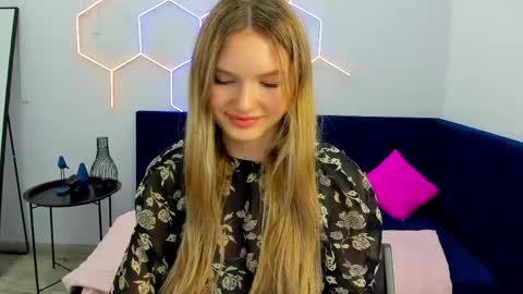 Eveline online show from June 6, 2026, 8:41 am