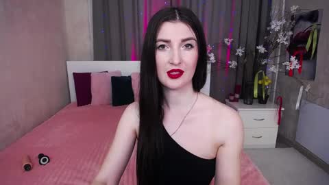 Snapshot of evelingills chatting on May 11, 2026, 7:47 am Evelin online show from May 11, 2026, 7:47 am