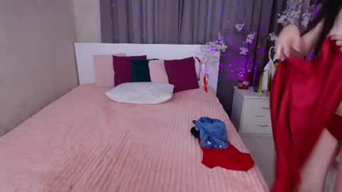 Evelin online show from June 24, 2026, 8:57 am