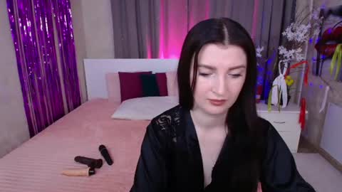 Evelin online show from July 28, 2026, 5:25 am