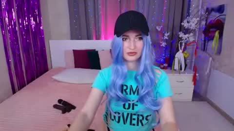 Evelin online show from July 30, 2026, 5:39 am