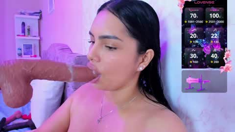 Snapshot of evelinn_belen chatting on May 8, 2026, 2:55 pm Evelinn belen online show from May 8, 2026, 2:55 pm