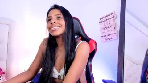 Snapshot of evelyn__ebony chatting on December 7, 2024, 7:05 am evelyn ebony online show from December 7, 2024, 7:05 am