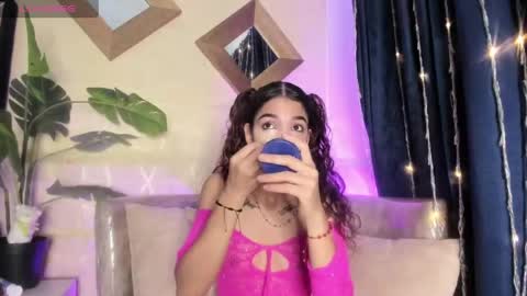 Snapshot of evelyn__rose1 chatting on May 3, 2026, 3:01 am evelyn__rose1 online show from May 3, 2026, 3:01 am