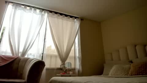 Snapshot of evelyn_coelloo chatting on November 7, 2025, 5:02 pm Eve online show from November 7, 2025, 5:02 pm