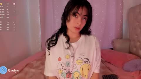 Snapshot of evelyn_evelyn chatting on February 13, 2025, 3:46 pm evelyn evelyn online show from February 13, 2025, 3:46 pm