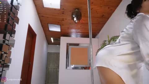 evelyn evelyn online show from June 9, 2026, 5:02 pm