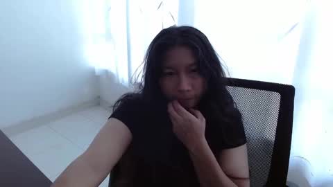 Snapshot of evelyn_flores1 chatting on September 8, 2025, 7:02 pm online show from September 8, 2025, 7:02 pm