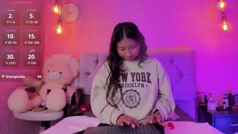 Snapshot of evelyn_flores1 chatting on October 25, 2025, 8:36 pm online show from October 25, 2025, 8:36 pm