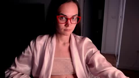 Evelyn online show from April 23, 2026, 12:40 pm