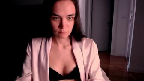Evelyn online show from April 28, 2026, 9:25 am