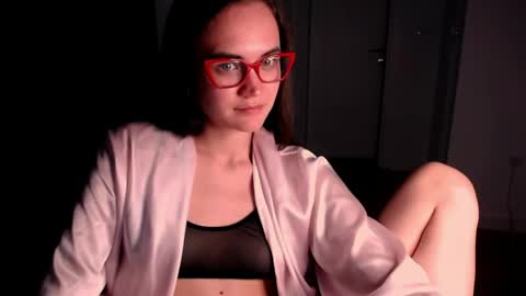 Snapshot of evelyn_gg chatting on May 11, 2026, 3:29 pm Evelyn online show from May 11, 2026, 3:29 pm