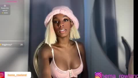 Snapshot of evelyn_jhonson3 chatting on December 12, 2024, 11:18 am E V E L Y N online show from December 12, 2024, 11:18 am