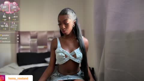 Snapshot of evelyn_jhonson3 chatting on January 24, 2025, 12:31 pm E V E L Y N online show from January 24, 2025, 12:31 pm