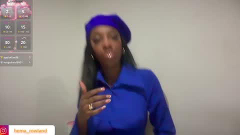 Snapshot of evelyn_jhonson3 chatting on February 6, 2025, 11:43 am E V E L Y N online show from February 6, 2025, 11:43 am