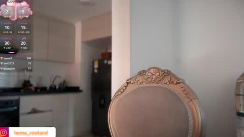 Snapshot of evelyn_jhonson3 chatting on February 6, 2025, 2:48 pm E V E L Y N online show from February 6, 2025, 2:48 pm