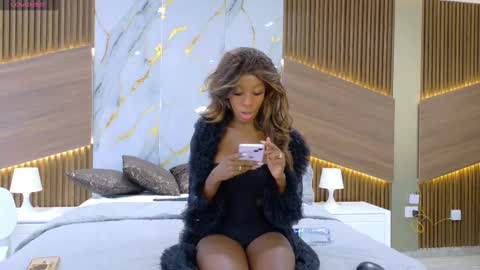 Snapshot of evelyn_jhonson3 chatting on November 20, 2025, 1:11 pm E V E L Y N online show from November 20, 2025, 1:11 pm