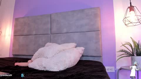 Evelyn  online show from January 11, 2025, 4:38 am