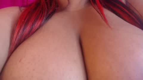 Snapshot of evelyn_sandoval chatting on November 25, 2025, 1:49 am Evelyn Sandoval online show from November 25, 2025, 1:49 am