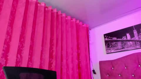 Snapshot of evelyn_sandoval chatting on May 25, 2026, 1:33 am Evelyn Sandoval online show from May 25, 2026, 1:33 am
