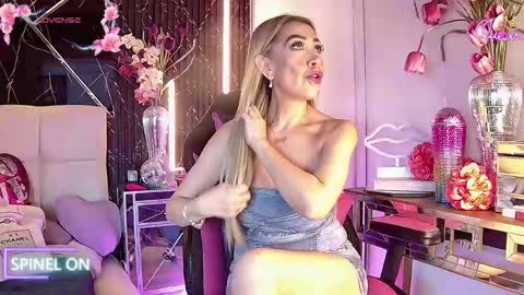 EvelynaGrey online show from April 27, 2026, 12:08 am