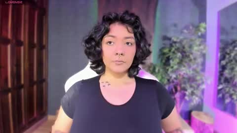 Snapshot of evelynaradia chatting on November 5, 2025, 10:59 am Evelyn online show from November 5, 2025, 10:59 am