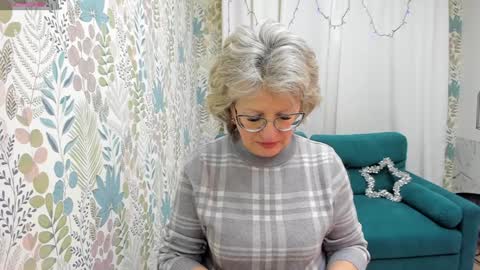 Evelyn online show from January 4, 2025, 4:55 am