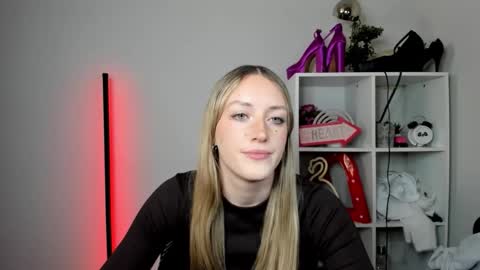 evelynblond online show from April 24, 2026, 1:13 pm