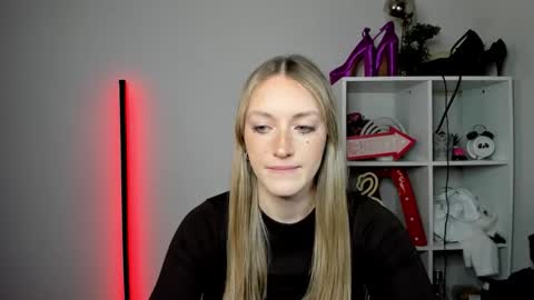 evelynblond online show from April 27, 2026, 12:36 pm