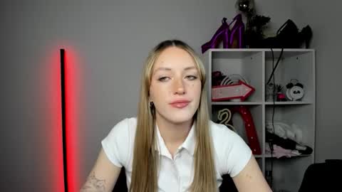 evelynblond online show from April 30, 2026, 12:55 pm