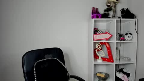 Snapshot of evelynblond chatting on June 11, 2026, 12:47 pm evelynblond online show from June 11, 2026, 12:47 pm