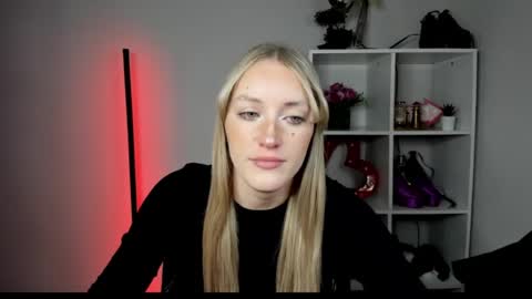 Snapshot of evelynblond chatting on July 8, 2026, 12:31 pm evelynblond online show from July 8, 2026, 12:31 pm