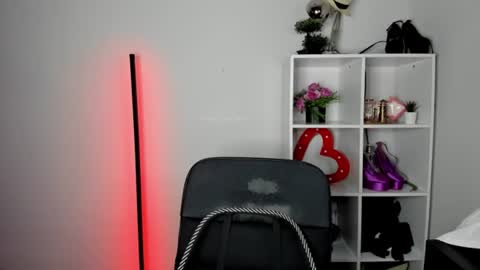 Snapshot of evelynblond chatting on July 9, 2026, 12:53 pm evelynblond online show from July 9, 2026, 12:53 pm