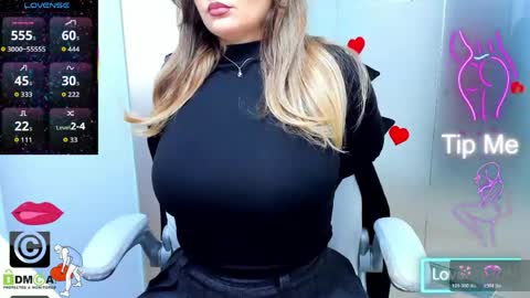evelyne_rose online show from April 23, 2026, 5:19 am