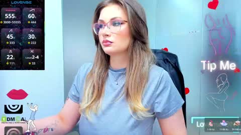 Snapshot of evelyne_rose chatting on May 20, 2026, 4:40 am evelyne_rose online show from May 20, 2026, 4:40 am