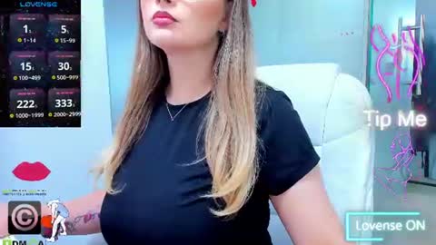 Snapshot of evelyne_rose chatting on July 5, 2026, 4:52 am evelyne_rose online show from July 5, 2026, 4:52 am