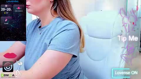 Snapshot of evelyne_rose chatting on July 12, 2026, 6:15 am evelyne_rose online show from July 12, 2026, 6:15 am