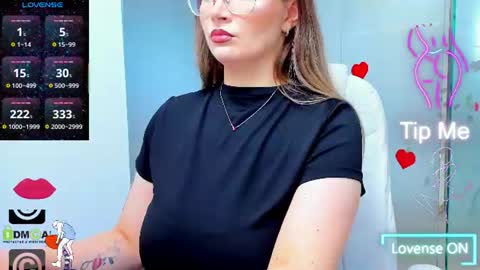 Snapshot of evelyne_rose chatting on July 26, 2026, 4:53 am evelyne_rose online show from July 26, 2026, 4:53 am