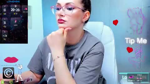 Snapshot of evelyne_rose chatting on July 29, 2026, 5:05 am evelyne_rose online show from July 29, 2026, 5:05 am