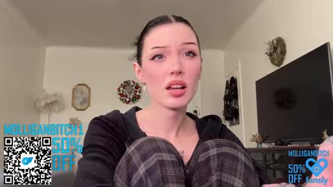 Snapshot of evelynforever chatting on January 17, 2025, 11:07 pm Evelyn online show from January 17, 2025, 11:07 pm