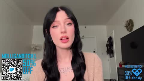 Snapshot of evelynforever chatting on February 12, 2025, 10:37 pm Evelyn online show from February 12, 2025, 10:37 pm