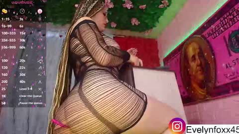 Snapshot of evelynfox_xx chatting on October 26, 2025, 10:15 pm evelyn Foxx new account online show from October 26, 2025, 10:15 pm