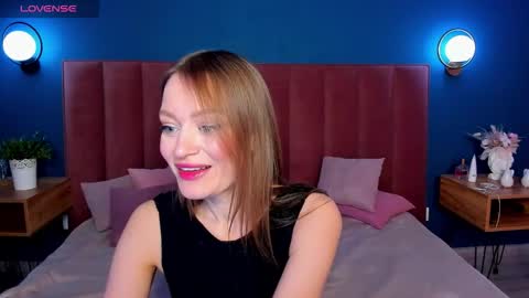 Evelyn online show from December 1, 2025, 1:32 am