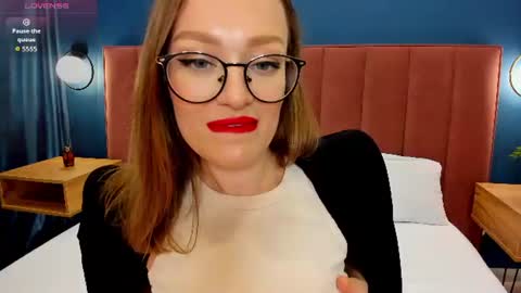 Evelyn online show from June 12, 2026, 1:59 am