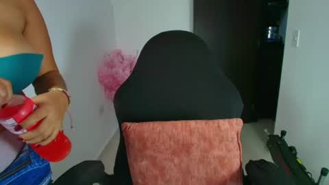 Snapshot of evemilk chatting on June 11, 2026, 9:02 pm evelin 3 online show from June 11, 2026, 9:02 pm