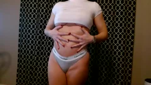 Snapshot of everleighmae chatting on February 17, 2025, 1:32 pm Everleighmae online show from February 17, 2025, 1:32 pm