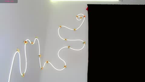 everlin_01 online show from June 19, 2026, 3:00 am