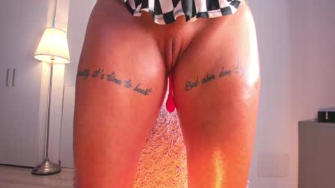 Snapshot of eves_bodyxxx chatting on February 4, 2025, 10:00 am Sensation Body online show from February 4, 2025, 10:00 am