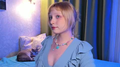 Snapshot of eves_eyes chatting on November 15, 2025, 9:28 am Forget me not eve on CB online show from November 15, 2025, 9:28 am
